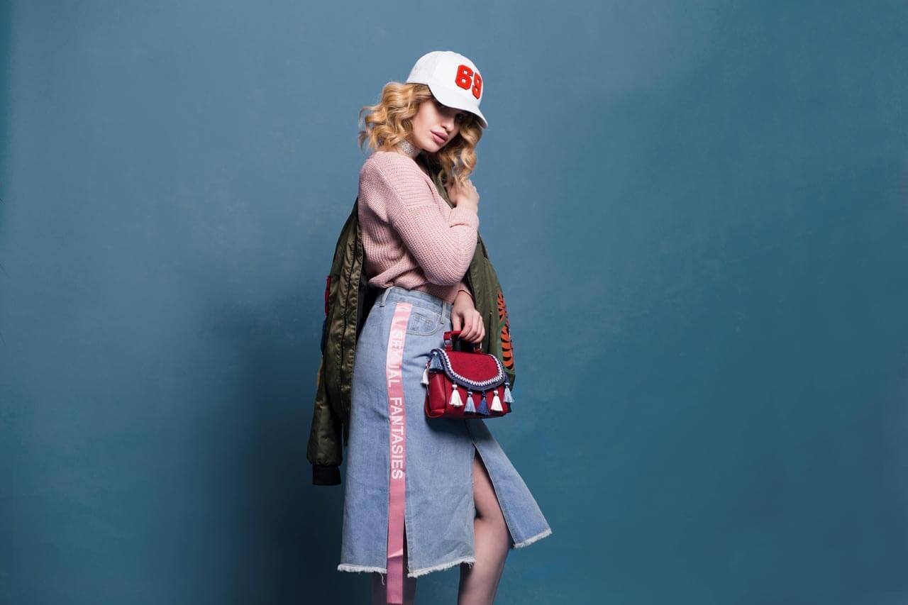 pexels-kowalievska-1126993 Gillbert Gets $480 Million Contract for Hollywood