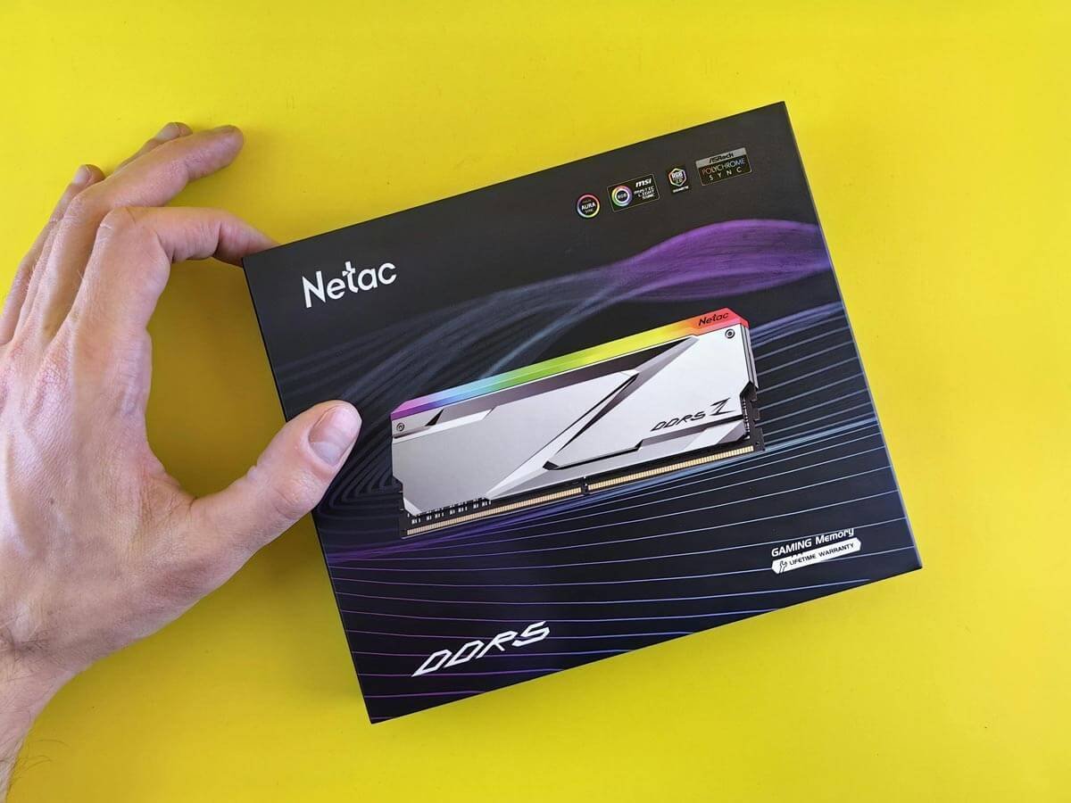 Ghost Racer aspires to be the most challenging racing game.